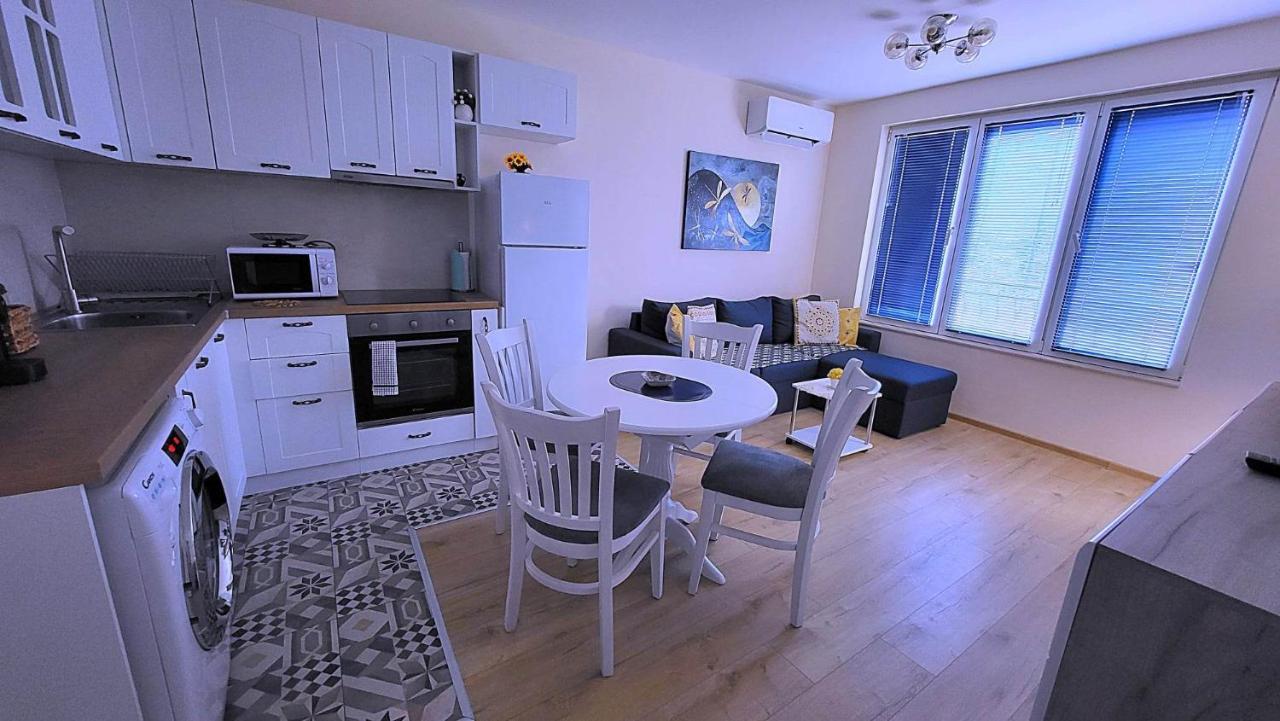 בורגאס Nicky Holiday Flat מראה חיצוני תמונה