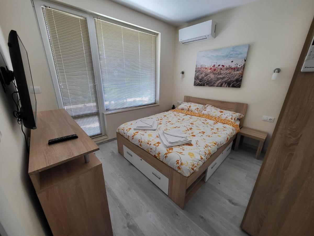 בורגאס Nicky Holiday Flat מראה חיצוני תמונה